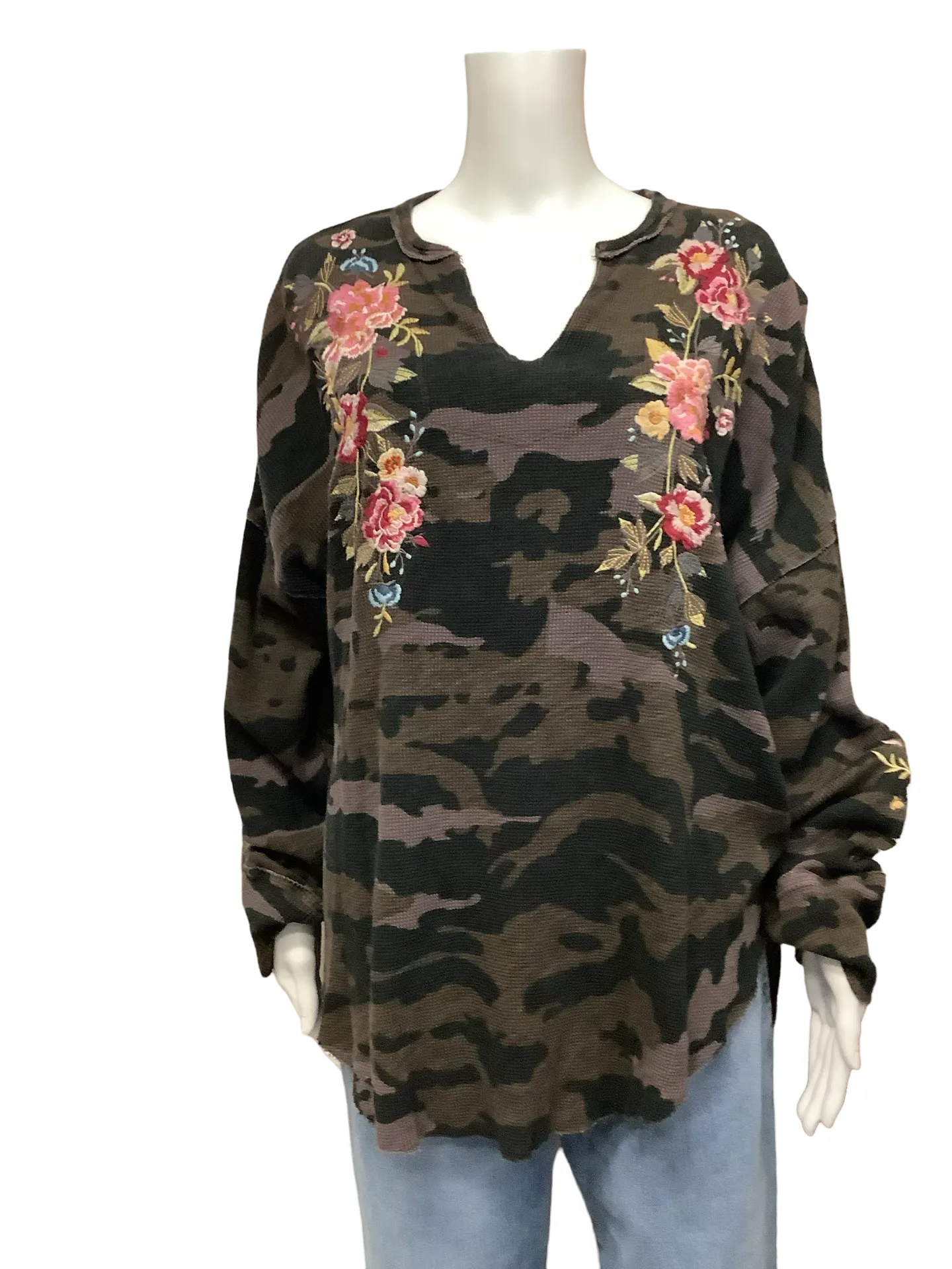 Johnny Was Floral Camo Printed V Neck Thermo Top Size: XL