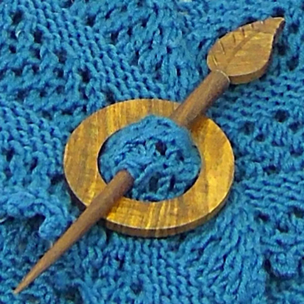 Shawl Pin, Wooded Leaf